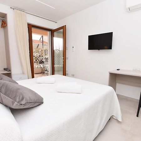 Bed and Breakfast Casa Emma Аджерола Экстерьер фото