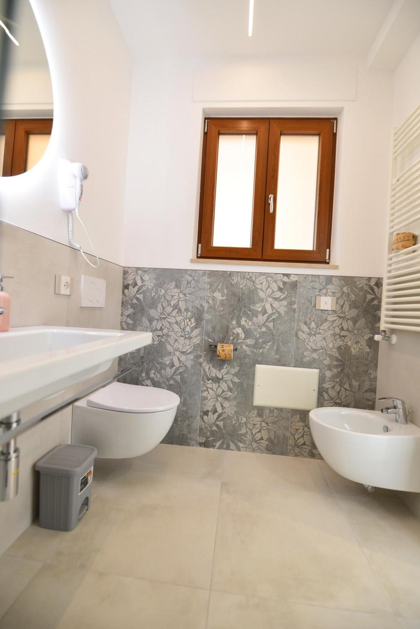 Bed and Breakfast Casa Emma Аджерола Экстерьер фото