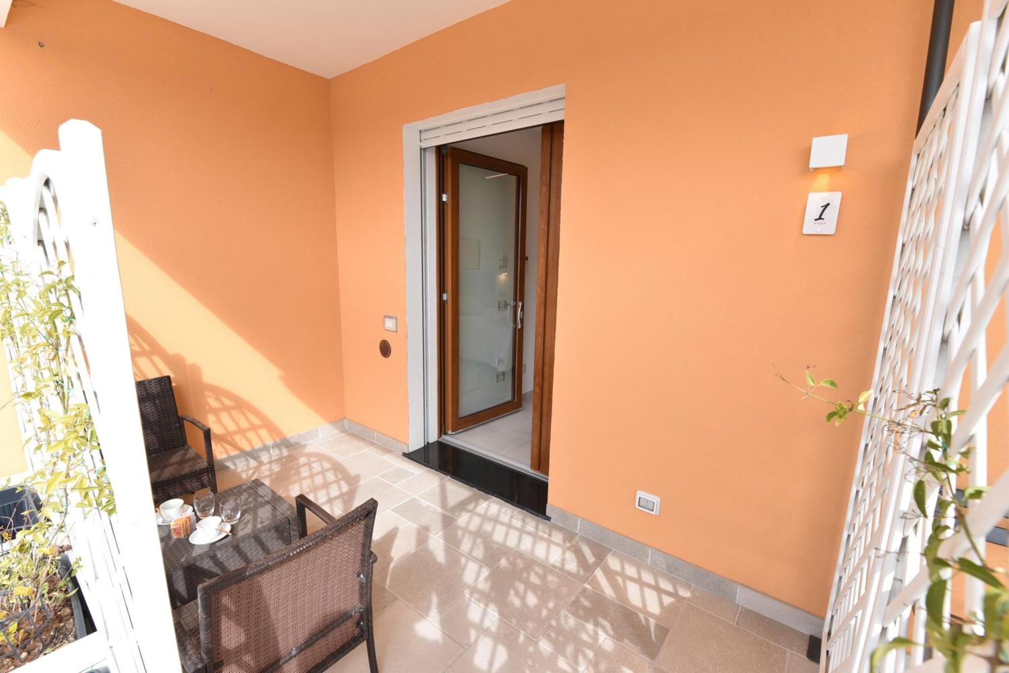 Bed and Breakfast Casa Emma Аджерола Экстерьер фото